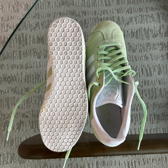 Adidas Gazelle Sneaker, Light Green, Size 8 - Picture 13 of 15